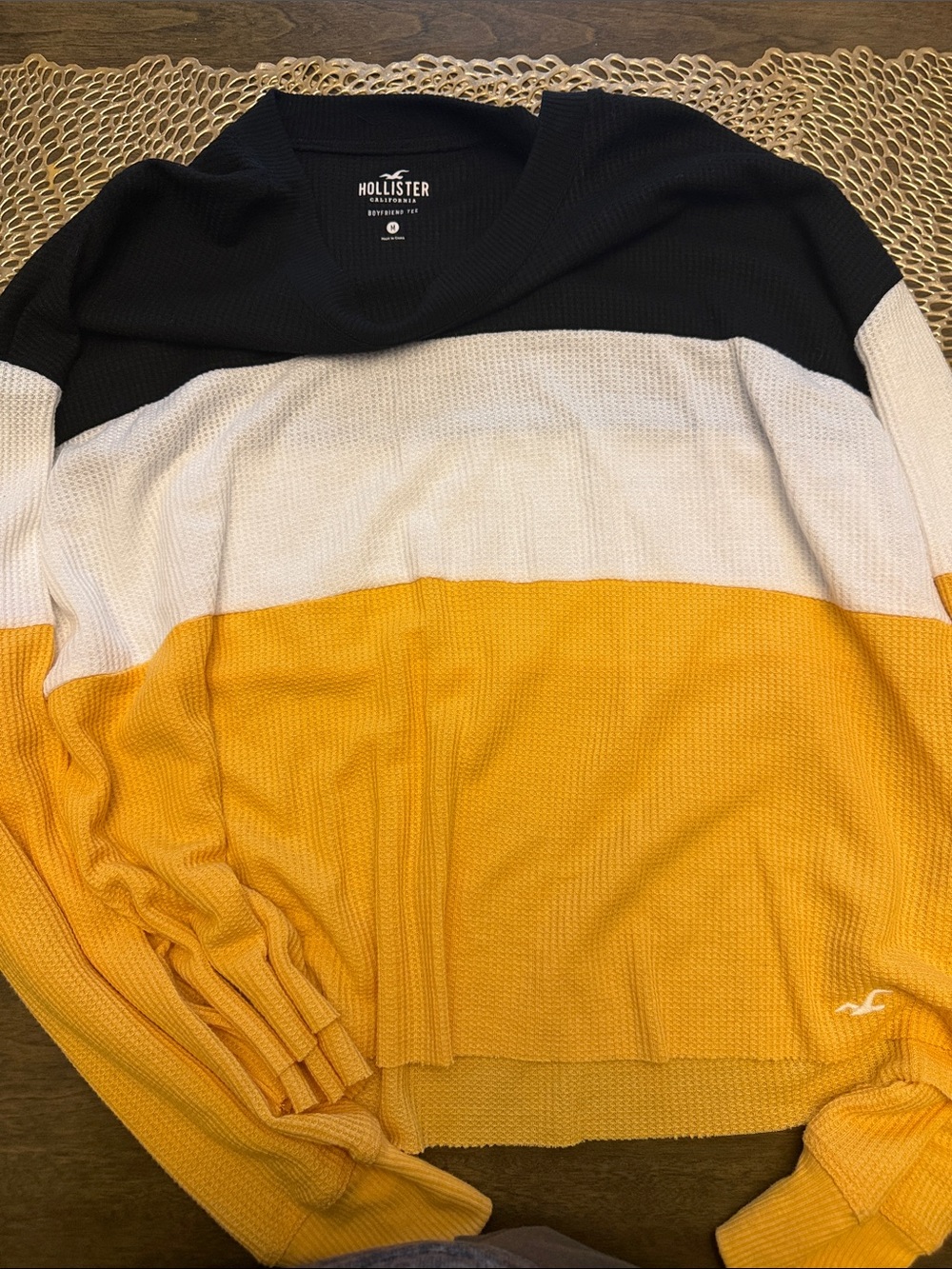 Hollister womens Crewneck Colorblock Sweater - Black, White & Mustard